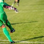 ボールの強い蹴り方をYoutubeで学ぶ【弾丸シュート・強力キックの蹴り方動画まとめ】